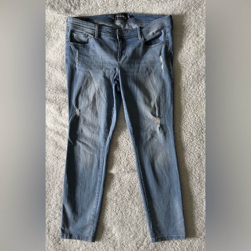 Torrid Luxe Skinny Jeans Light Blue Distressed Women's Size 16R